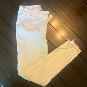 American Eagle white jeans size 4